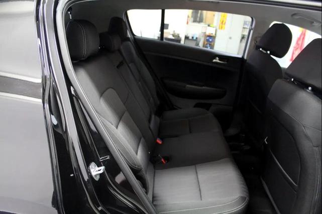 Photo of 2022 Black Cherry Kia Sportage