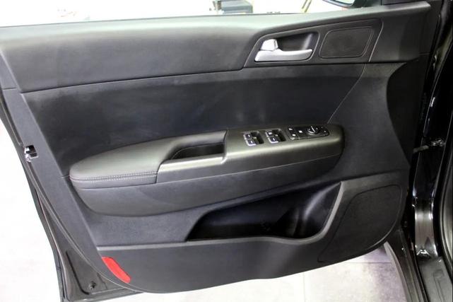 Photo of 2022 Black Cherry Kia Sportage
