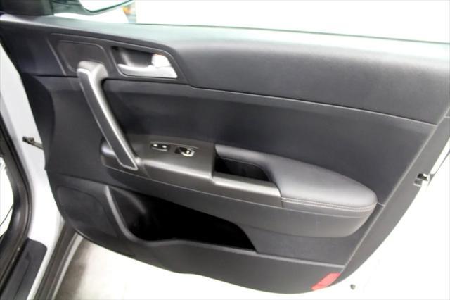 Photo of 2022 Sparkling Silver Kia Sportage