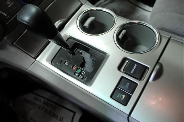 Photo of 2012 Magnetic Gray Metallic Toyota Highlander