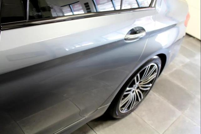 Photo of 2017 Silver BMW 540