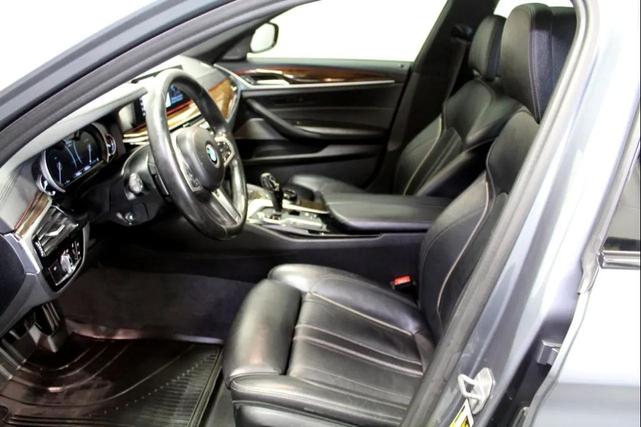 Photo of 2017 Silver BMW 540
