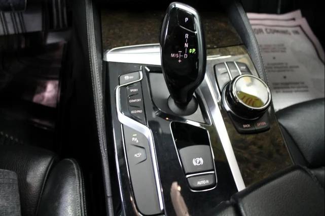 Photo of 2017 Silver BMW 540