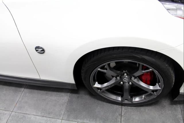 Photo of 2014 Pearl White Nissan 370Z