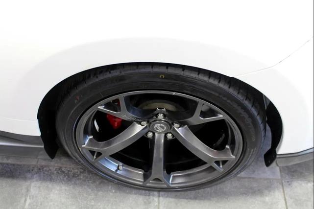 Photo of 2014 Pearl White Nissan 370Z