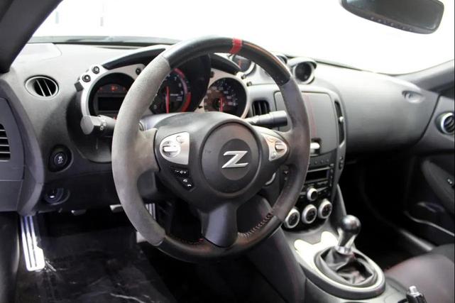 Photo of 2014 Pearl White Nissan 370Z