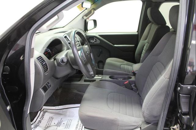 Photo of 2015 Super Black Nissan Frontier