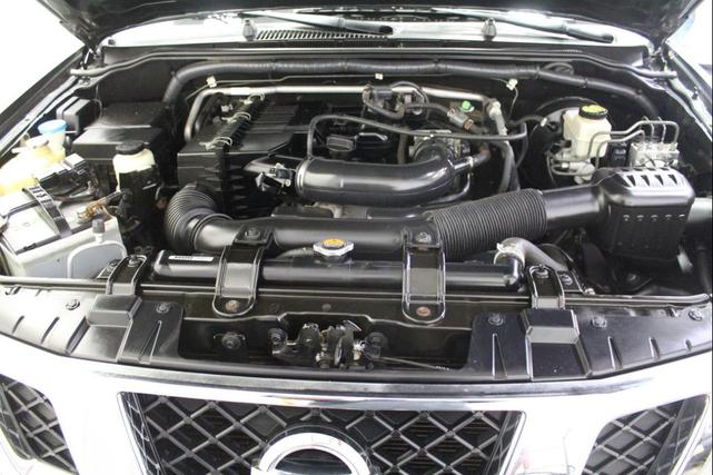 Photo of 2015 Super Black Nissan Frontier