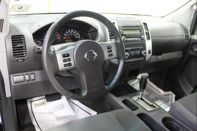 Photo of 2015 Super Black Nissan Frontier