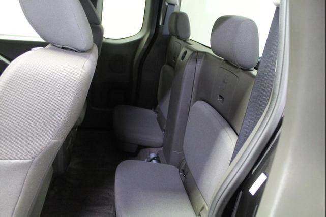 Photo of 2015 Super Black Nissan Frontier