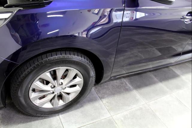 Photo of 2019 Celestial Blue Kia Sedona