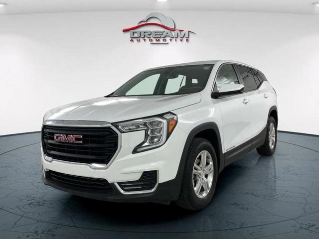 Photo of 2024 White GMC Terrain