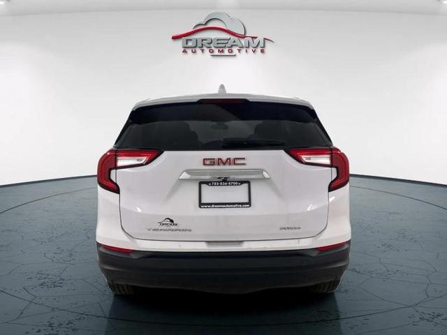 Photo of 2024 White GMC Terrain