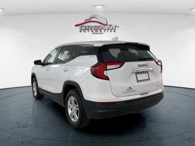 Photo of 2024 White GMC Terrain