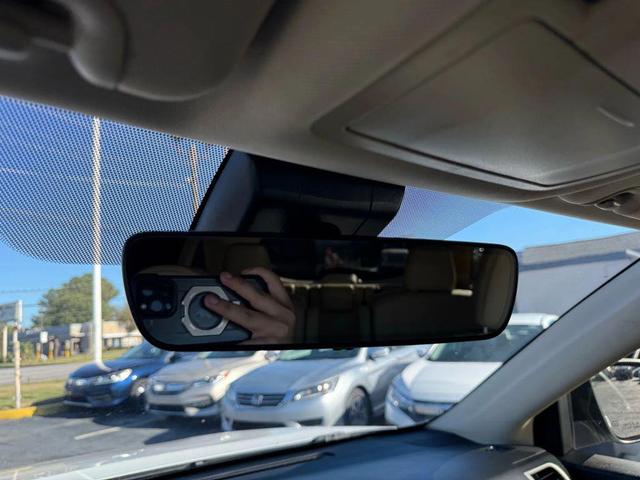 Photo of 2018 Blizzard Pearl Toyota Highlander
