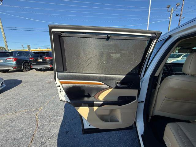 Photo of 2018 Blizzard Pearl Toyota Highlander