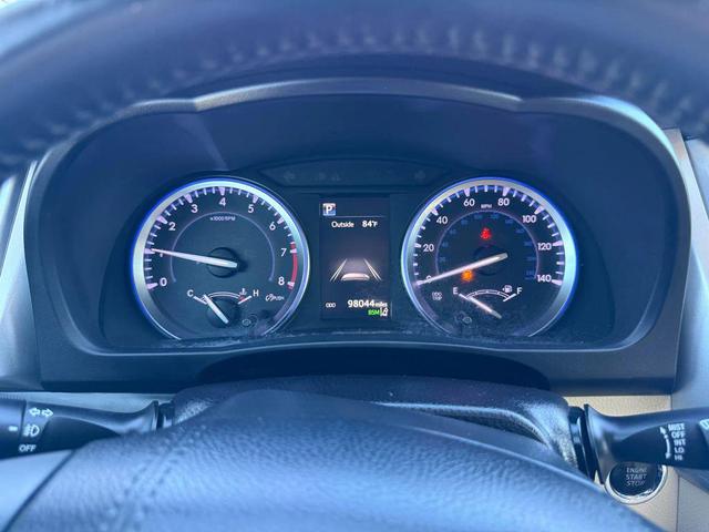 Photo of 2018 Blizzard Pearl Toyota Highlander