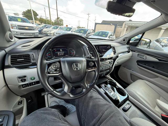 Photo of 2021 Blue Honda Pilot