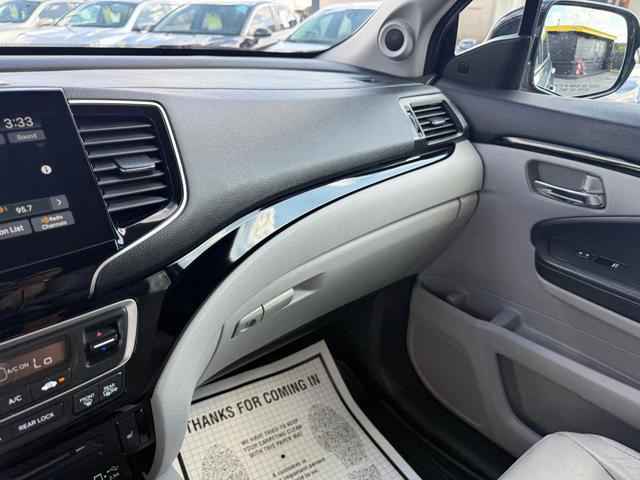 Photo of 2021 Blue Honda Pilot