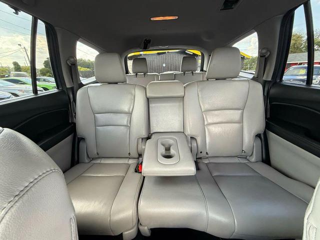 Photo of 2021 Blue Honda Pilot