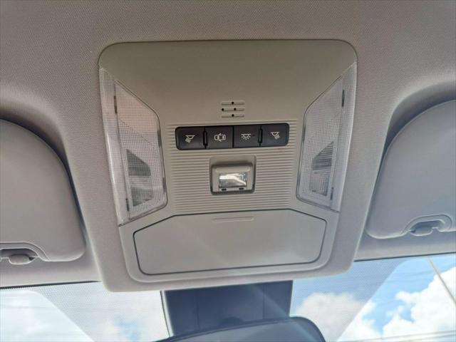Photo of 2020 Midnight Black Metallic Toyota RAV4