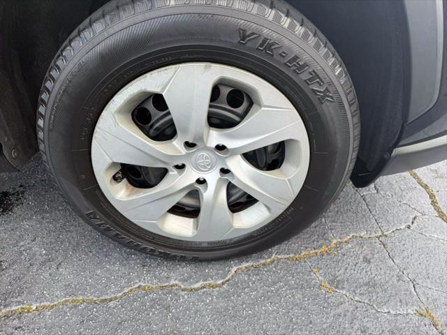 Photo of 2020 Midnight Black Metallic Toyota RAV4