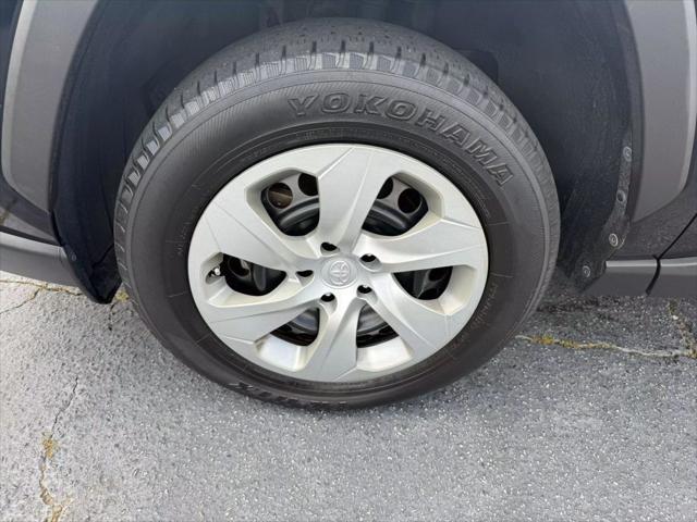 Photo of 2020 Midnight Black Metallic Toyota RAV4