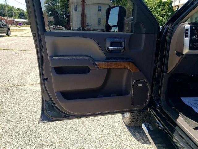 Photo of 2016 Black GMC Sierra 1500
