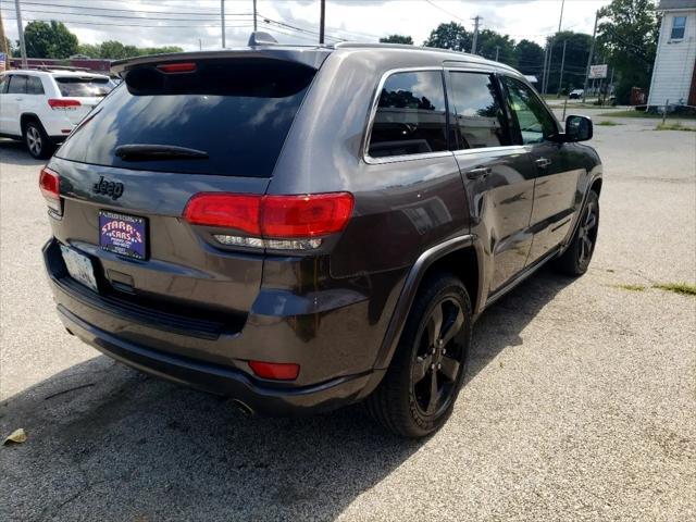 Photo of 2015 Gray Jeep Grand Cherokee