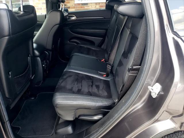 Photo of 2015 Gray Jeep Grand Cherokee
