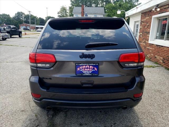 Photo of 2015 Gray Jeep Grand Cherokee