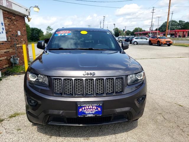 Photo of 2015 Gray Jeep Grand Cherokee