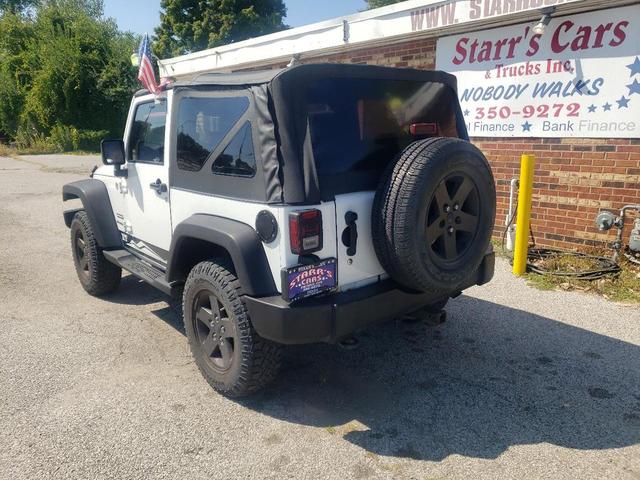 Photo of 2012 White Jeep Wrangler
