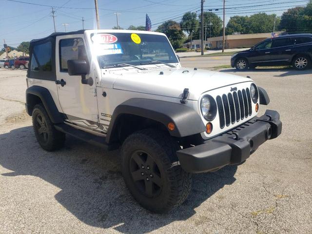 Photo of 2012 White Jeep Wrangler
