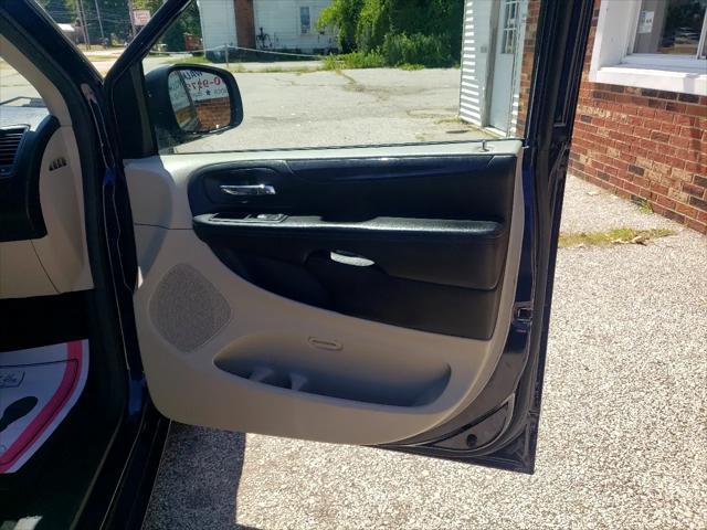 Photo of 2012 Blue Dodge Grand Caravan