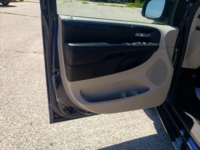 Photo of 2012 Blue Dodge Grand Caravan