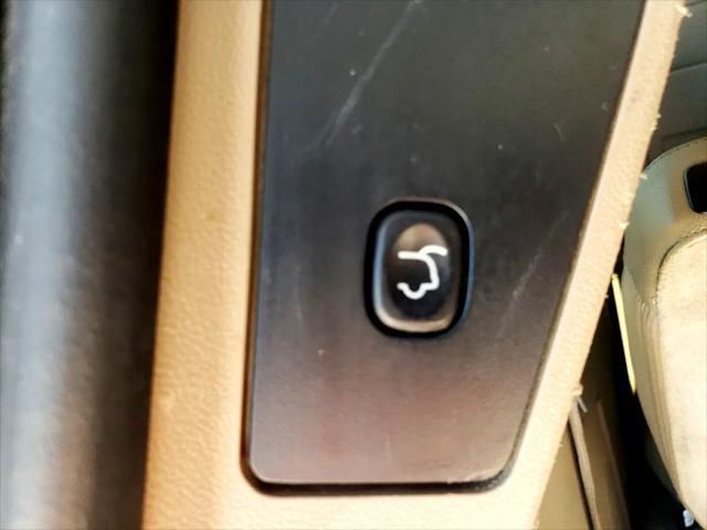 Photo of 2015 Tan Chrysler Town & Country