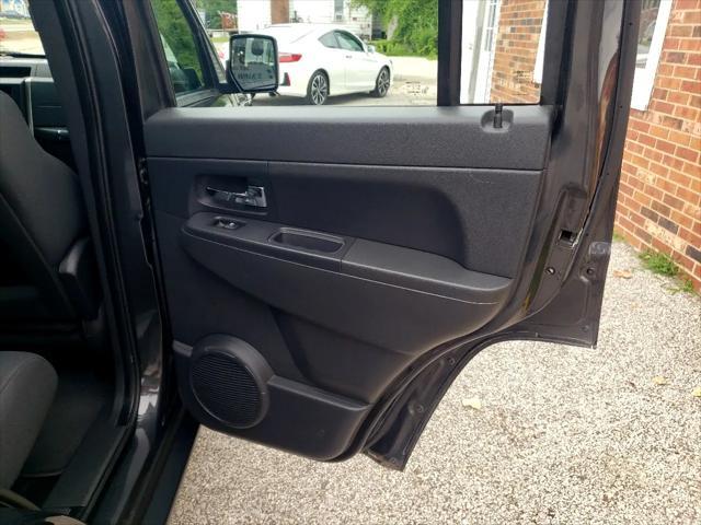 Photo of 2010 Gray Jeep Liberty
