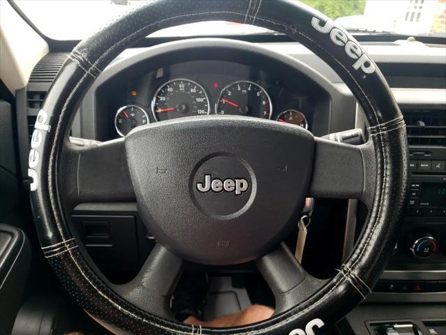 Photo of 2010 Gray Jeep Liberty