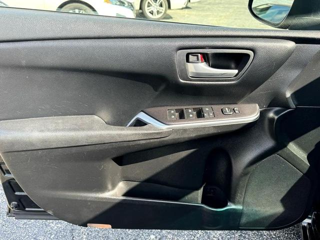 Photo of 2016 Black Toyota Camry