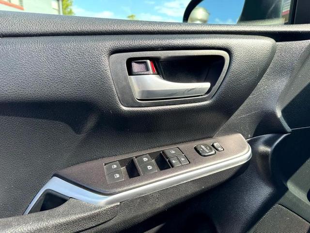 Photo of 2016 Black Toyota Camry