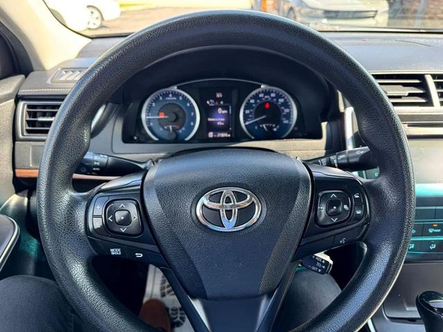 Photo of 2016 Black Toyota Camry
