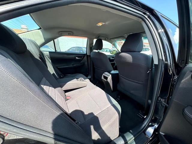 Photo of 2016 Black Toyota Camry