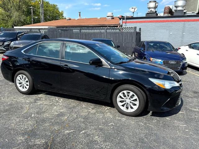 Photo of 2016 Black Toyota Camry