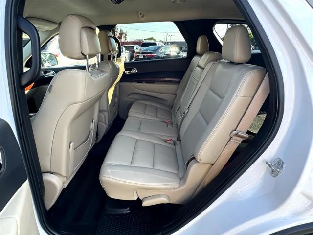 Photo of 2015 Pearl White Dodge Durango