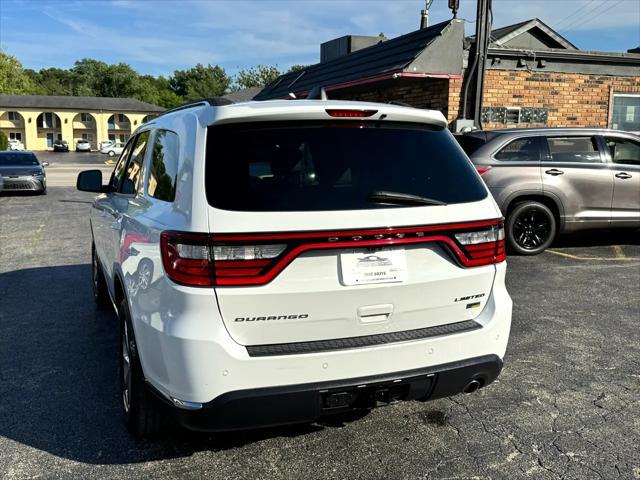 Photo of 2015 Pearl White Dodge Durango