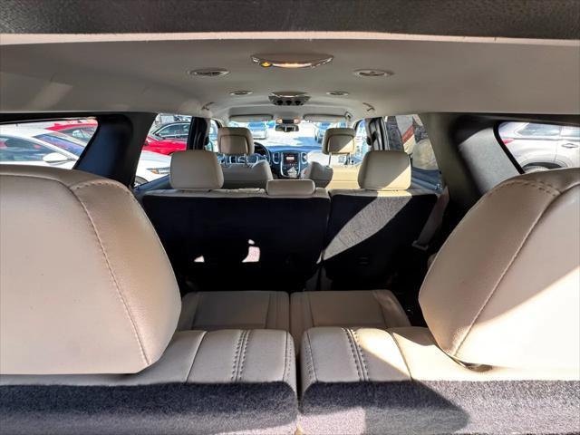 Photo of 2015 Pearl White Dodge Durango