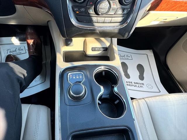 Photo of 2015 Pearl White Dodge Durango