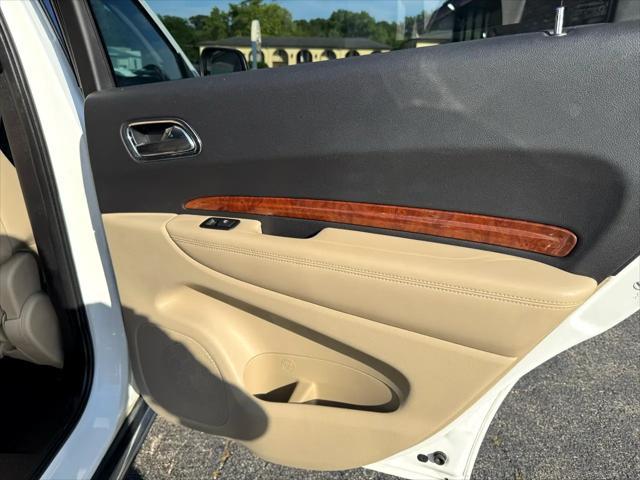 Photo of 2015 Pearl White Dodge Durango