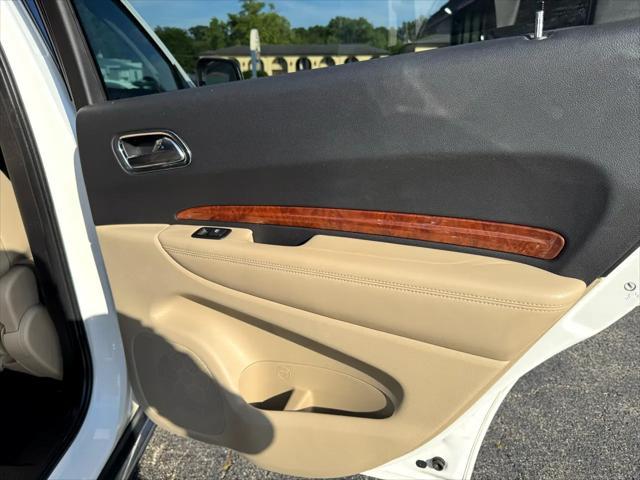 Photo of 2015 Pearl White Dodge Durango
